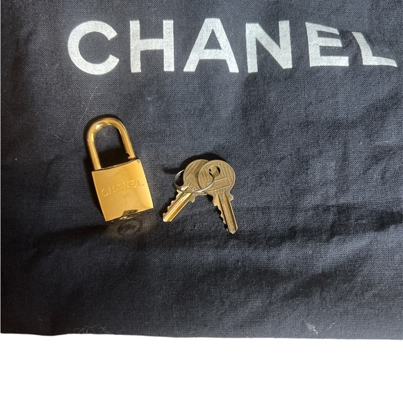 Chanel Large Vanity with Authentic Strap, COA - Picture 15 of 15